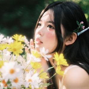 钟由希